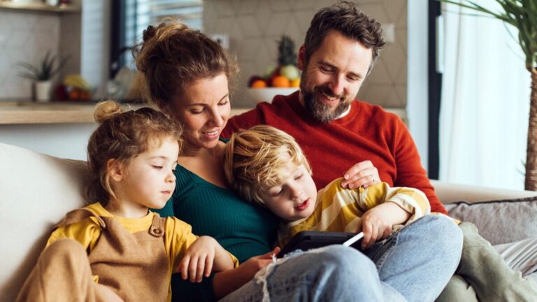 Panduan Lengkap Parenting Pola Asuh Anak