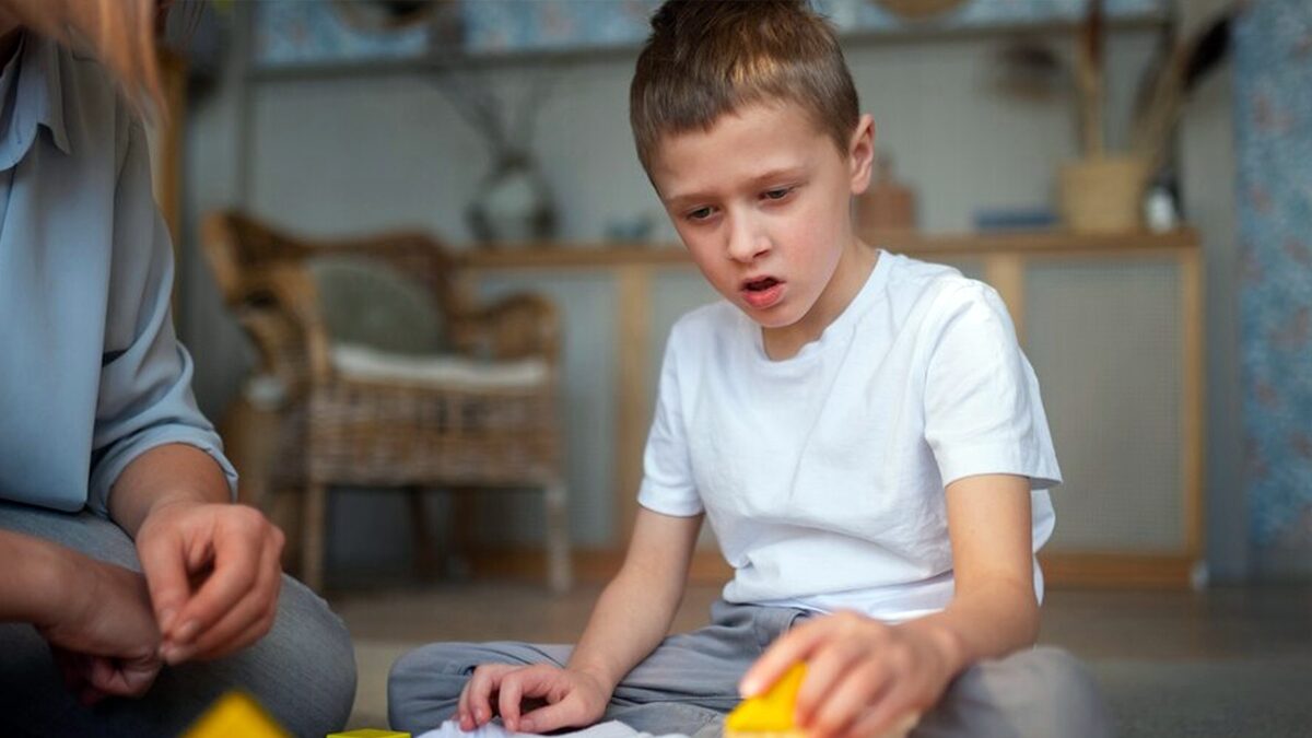 Tanda Awal Autisme Berdasarkan Usia